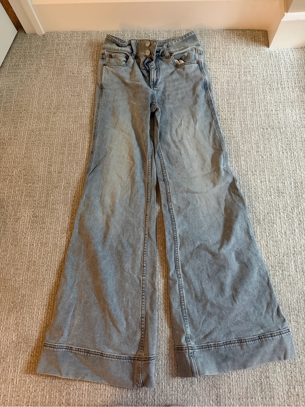 Alice + Olivia Light Gray Bootcut Jeans